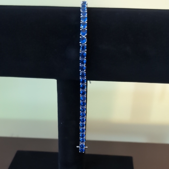 Elegant Blue Gemstone Bracelet